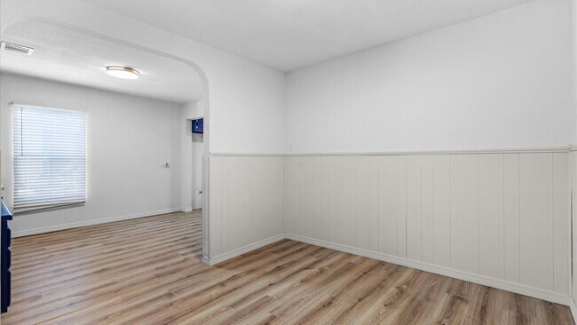 Foto del edificio - Charming 3-Bedroom Home with Spacious Backyard!
