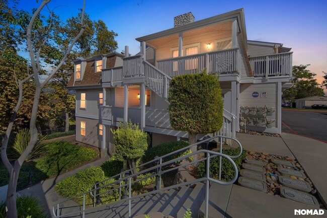 Building Photo - 5070 Via Manos