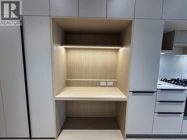 Building Photo - 125 Albert St