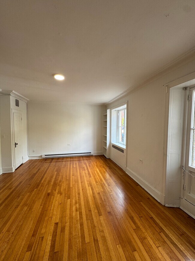Apartamento 1A - 107 W Monument St