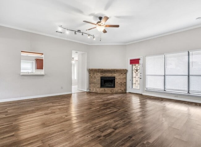 Photo - 1305 Minter Road House