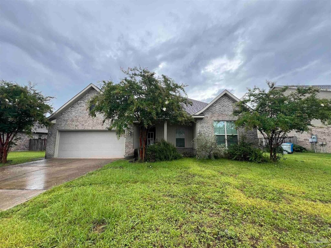 Primary Photo - 4726 Pierce Ln