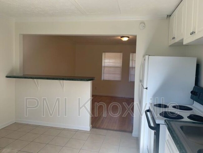 Foto del edificio - 379 Robertsville Rd