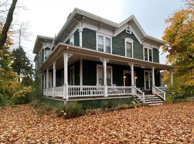 Building Photo - 2009 Brewerton Rd