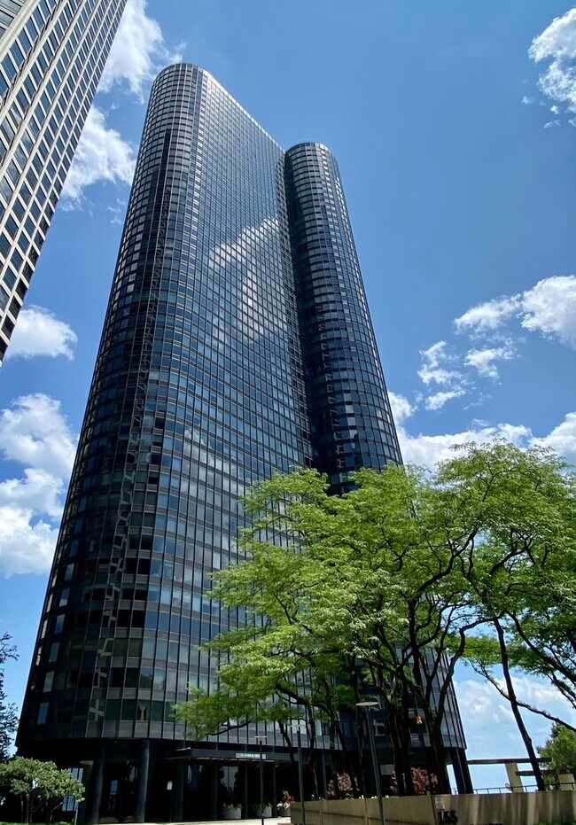 Foto del edificio - 155 N Harbor Dr