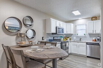 1BR, 1BA - 680 SF - The Palm on SPID