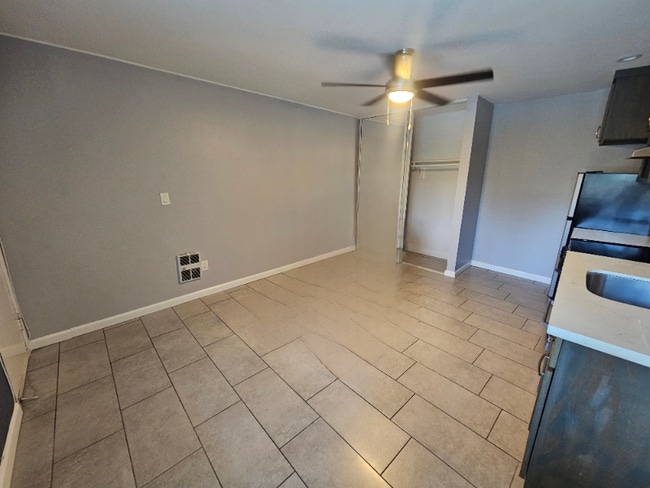 Foto del edificio - 28151 Highridge Rd