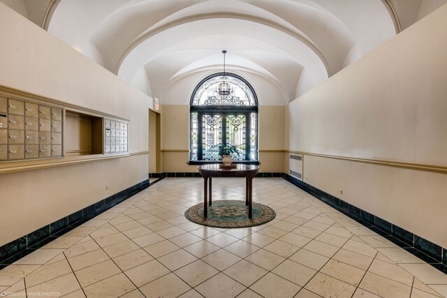 Foto del edificio - 1765 E 55th St