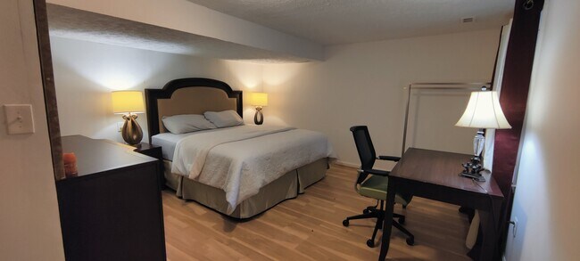Foto del edificio - 332 Greenhill Way