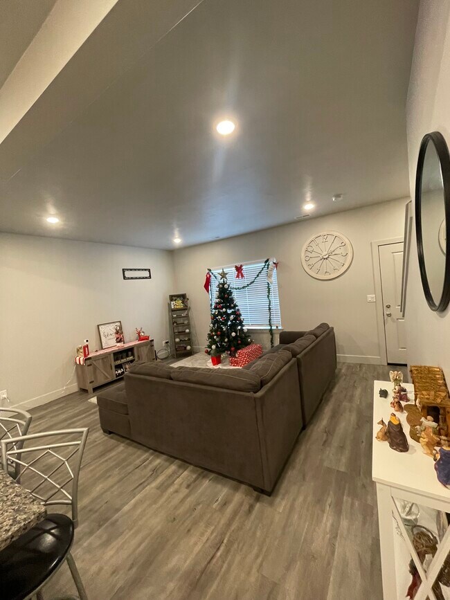 Foto del edificio - 173 S Heath Ln