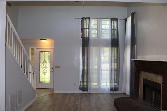 Foto del edificio - 3807 Hunting Creek Rd