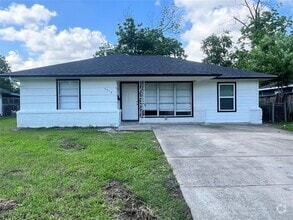 Building Photo - 5918 Longmeadow St