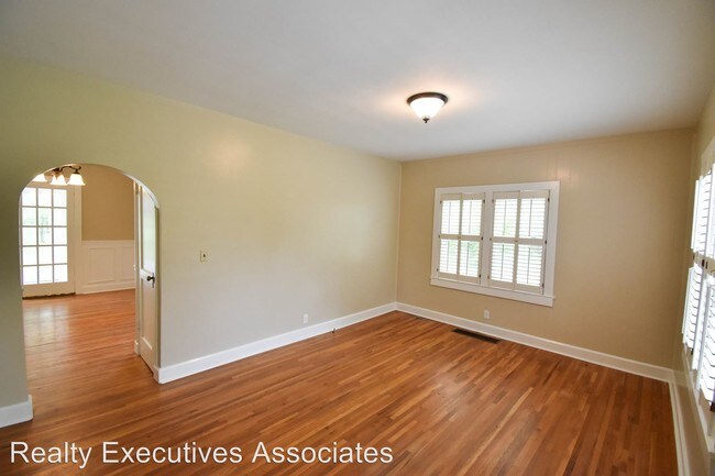 Foto del edificio - 4 br, 1 bath House - 2111 Old Knoxville Pike