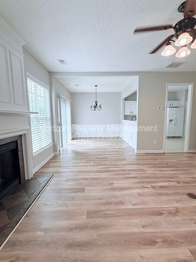 Building Photo - 2425 Elkhorn Ter