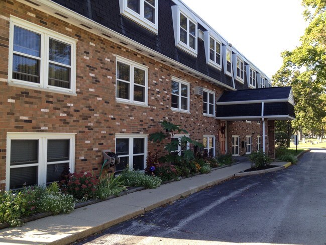 Foto del edificio - 810 Holland Ave