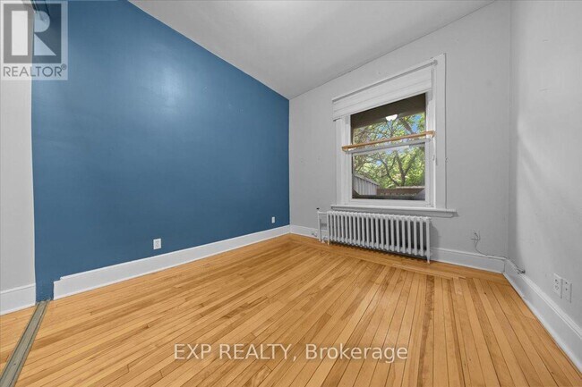 Building Photo - 484 Gilmour St