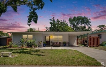 Building Photo - 1623 San Mateo Dr