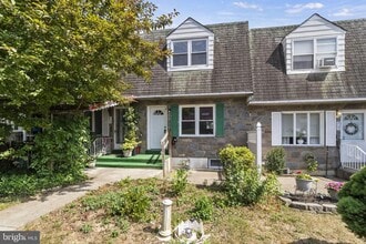 Building Photo - 2119 Delmar Dr