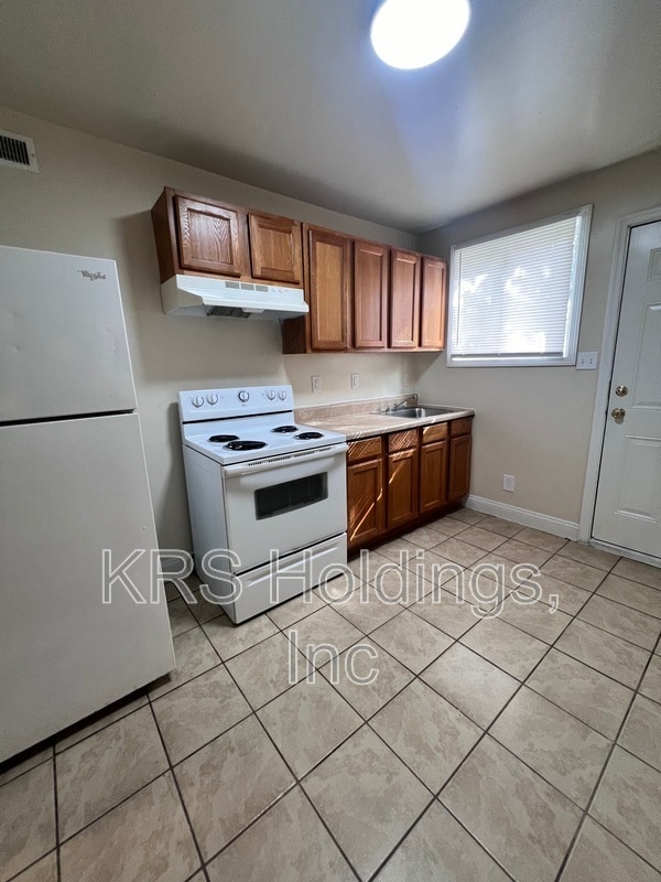Photo - 2110 Phaup ST