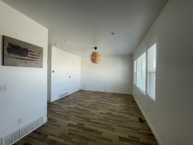 Building Photo - 4 Bedroom Single Family Home in Saratoga S...