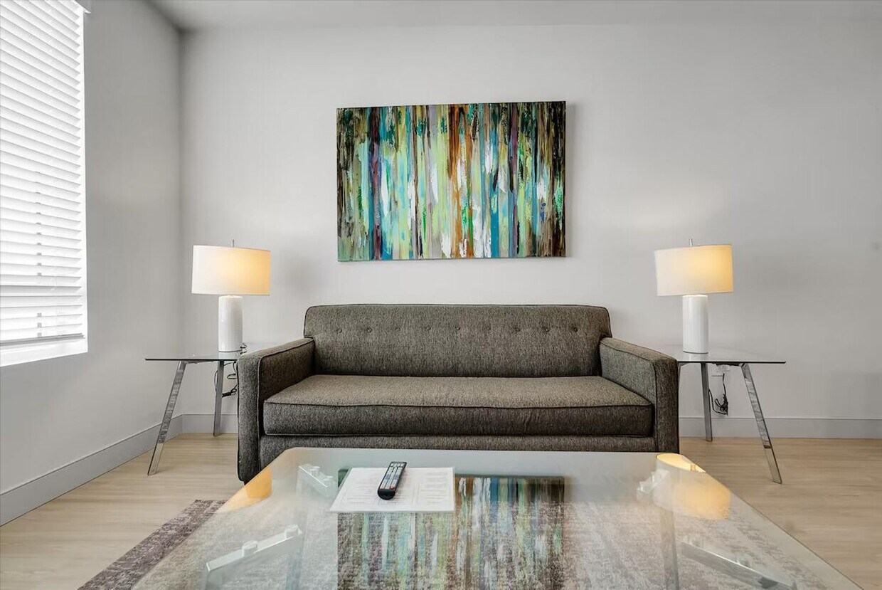 Foto principal - 3250 Barnett Ave