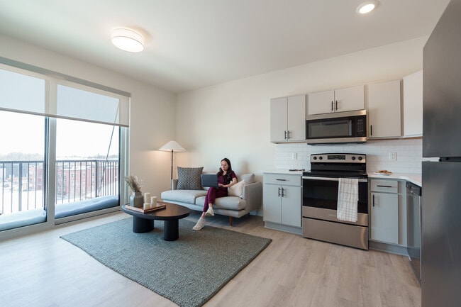 Building Photo - Monarch on Main