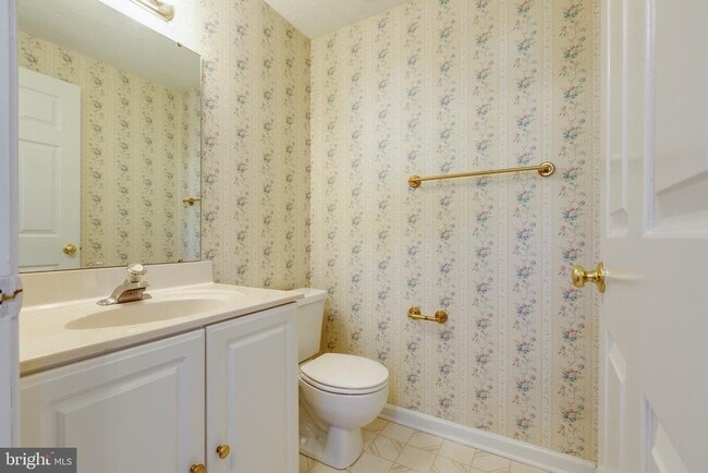 Building Photo - 7805 Edmunds Way