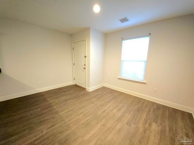 Building Photo - 313 N Navy Blvd