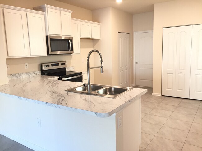 Building Photo - 7627 Legacy Trl