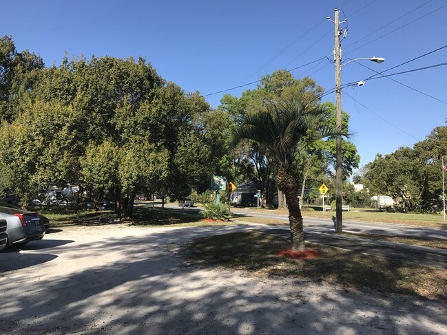  - 501 W Baker St
