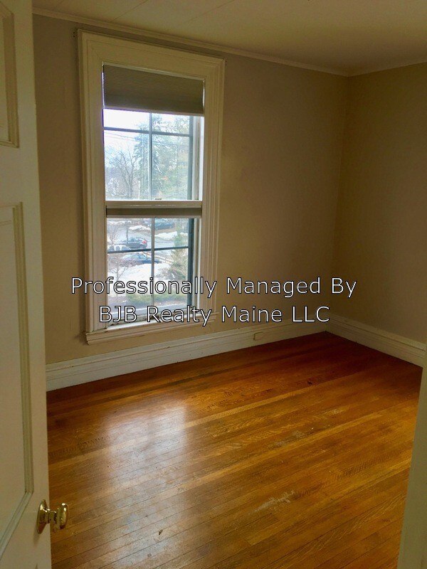 Building Photo - 514 Deering Ave