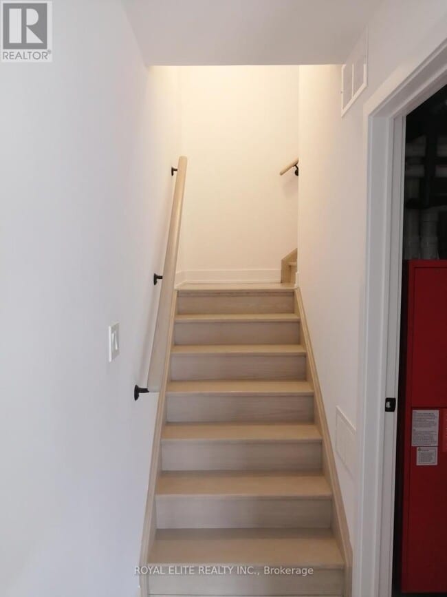 Building Photo - 52 Hay Ln.