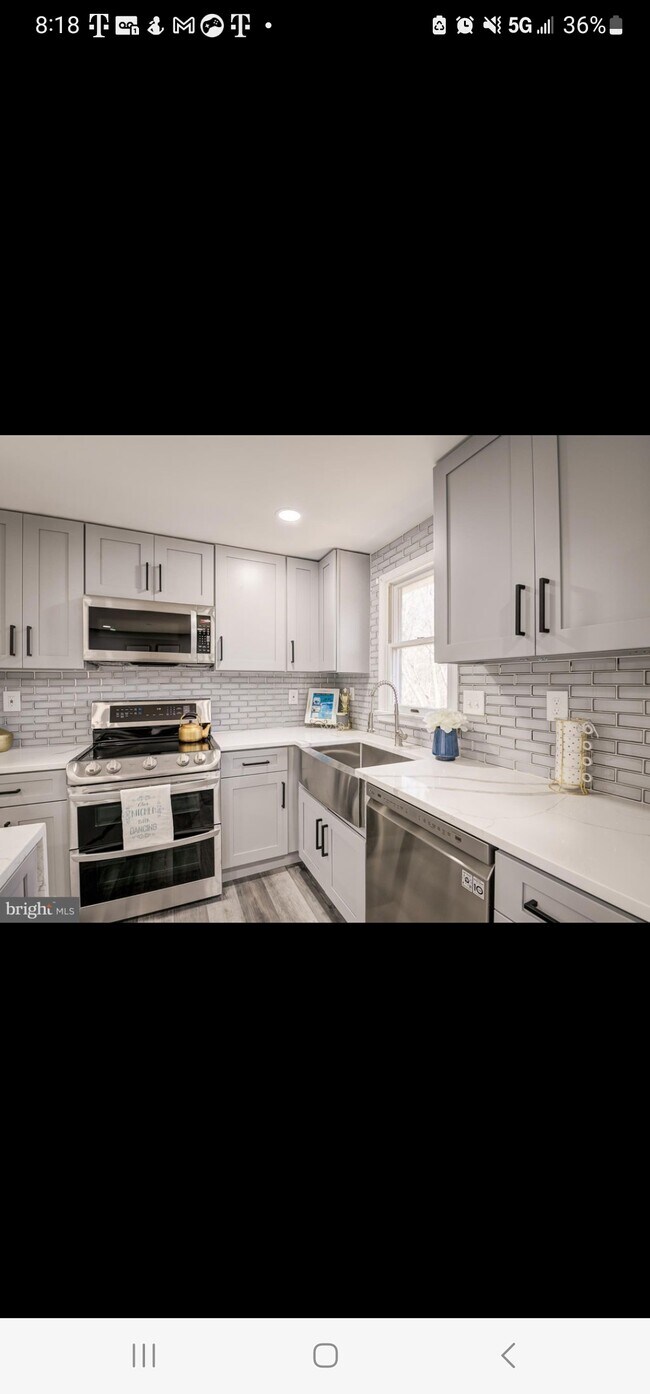 Kitchen - 10814 Oldfield Dr