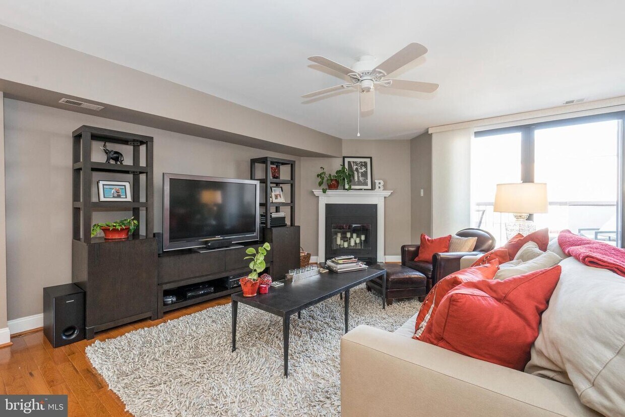 Primary Photo - 220 N 22nd St