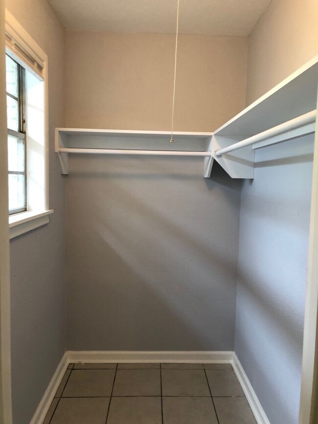 Foto del edificio - Gorgeous Just Remodeled 4 bed 2 bath Home ...
