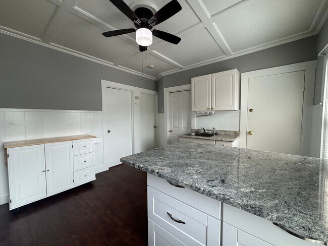 Foto del edificio - Updated Haverhill 2 Bedroom W/Yard | Available  9/1