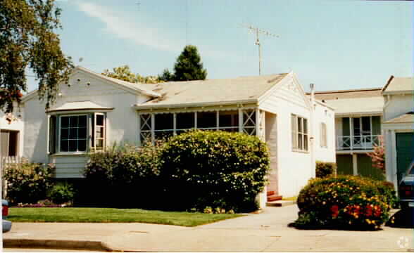 Foto del edificio - 27 Howard Ave