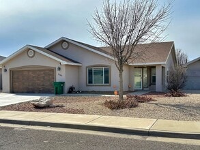 Building Photo - 2549 Traditions Dr