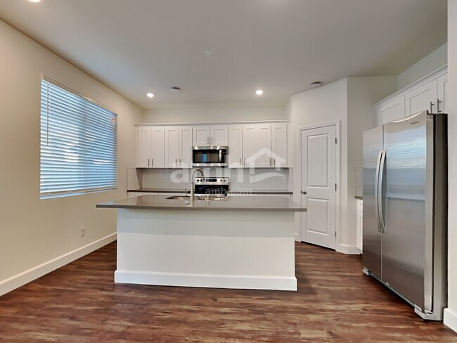 Building Photo - 8842 Tiger Tooth Ave