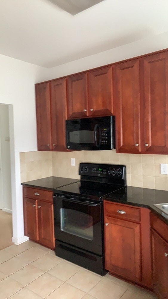 Building Photo - 12069 Stratfield Place Cir