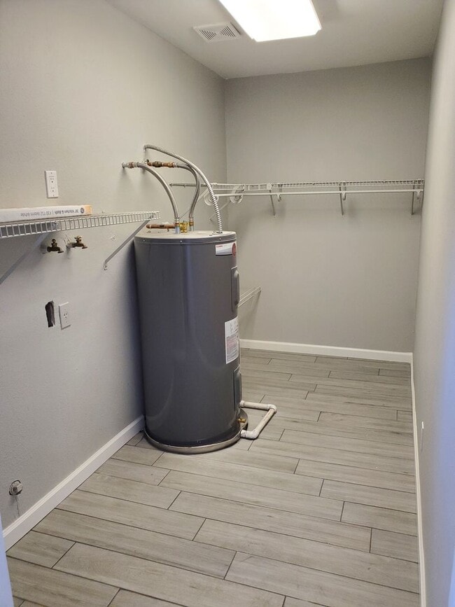 Building Photo - Dobson Ranch