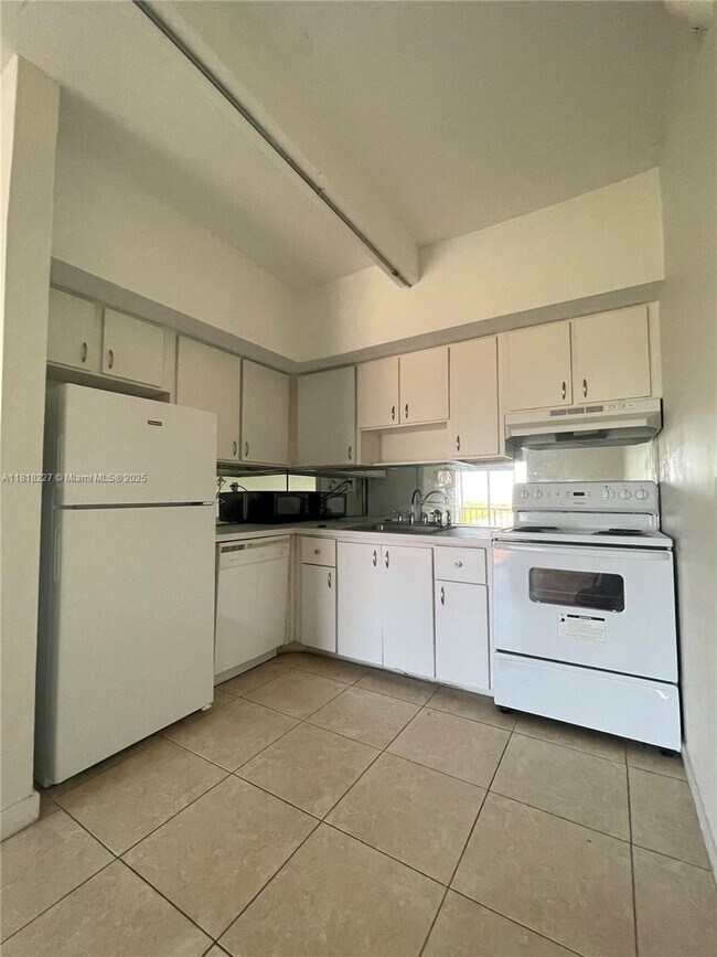 Foto del edificio - 8950 NE 8th Ave