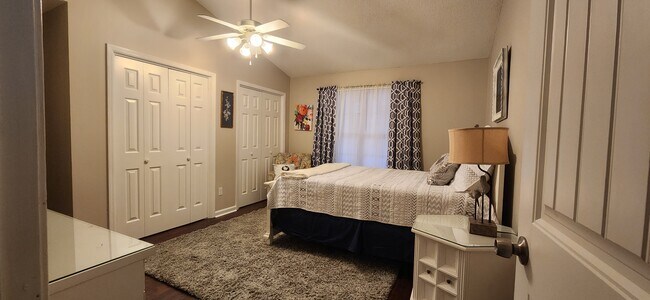 Foto del edificio - 93 N Lake Pointe Dr