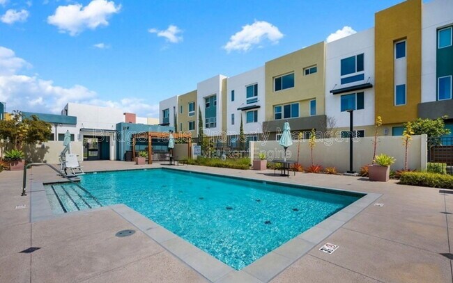 Foto del edificio - 721 Shoreline Rd