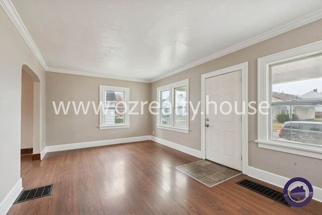 Building Photo - 4218 Parrakeet Ave