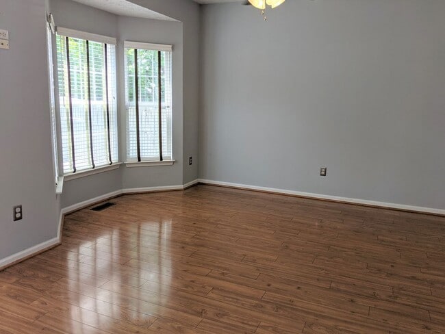 Building Photo - 307 Timberbrook Ct