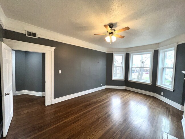 Foto del edificio - 5909 S Calumet Ave