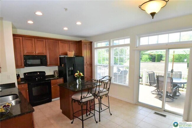 Foto del edificio - 1600 Oakridge Ln