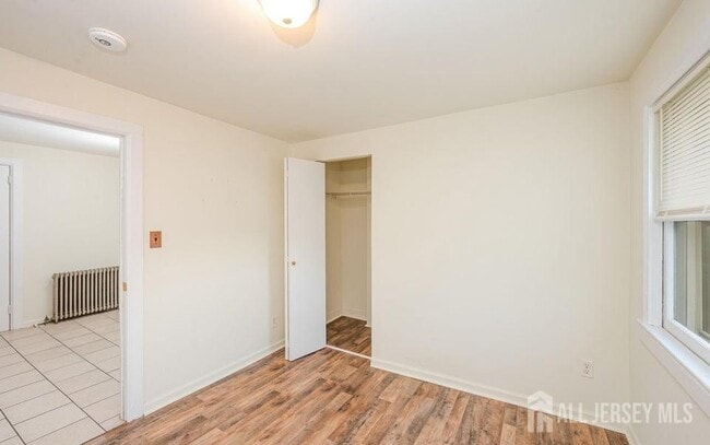 Building Photo - 215 S Pine Ave