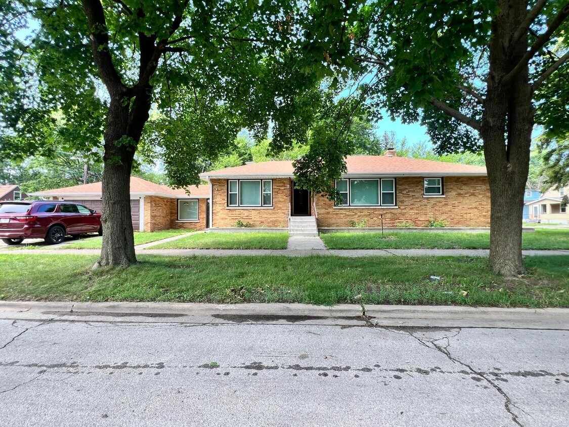 Primary Photo - 13848 S Atlantic Ave